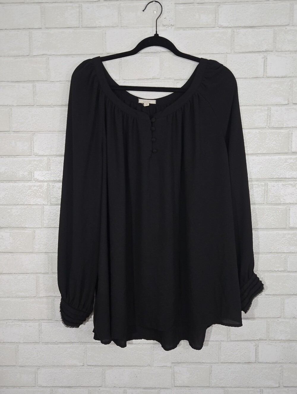 Pleione long sleeve black blouseโ